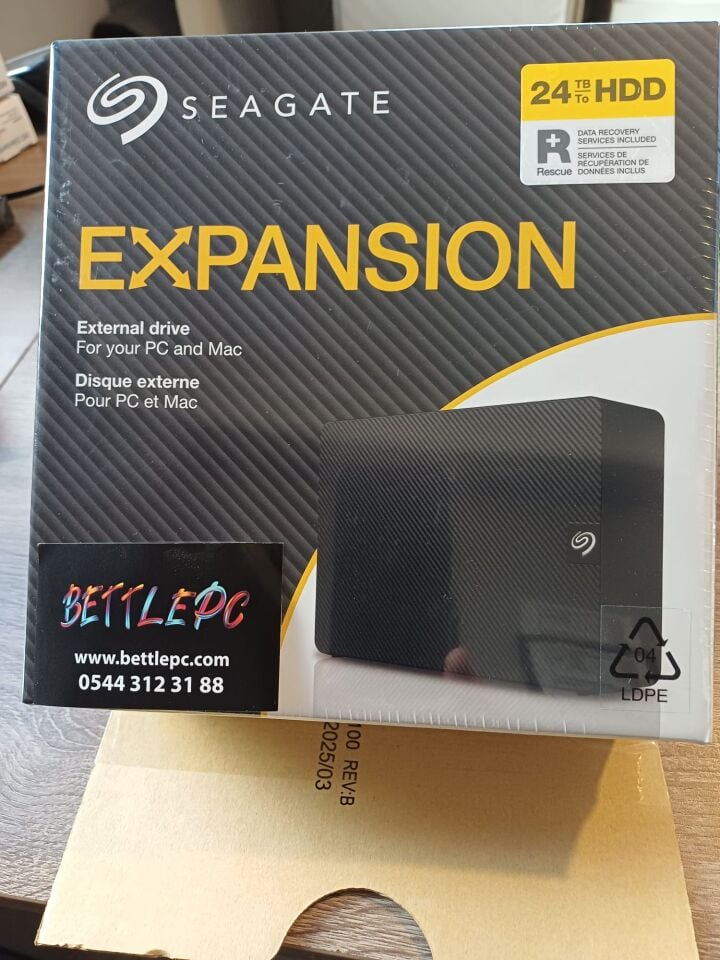 Seagate 24 TB Expansıon STKP24000400 USB 3.0 (2 YIL TÜRKİYE GARANTİLİ)